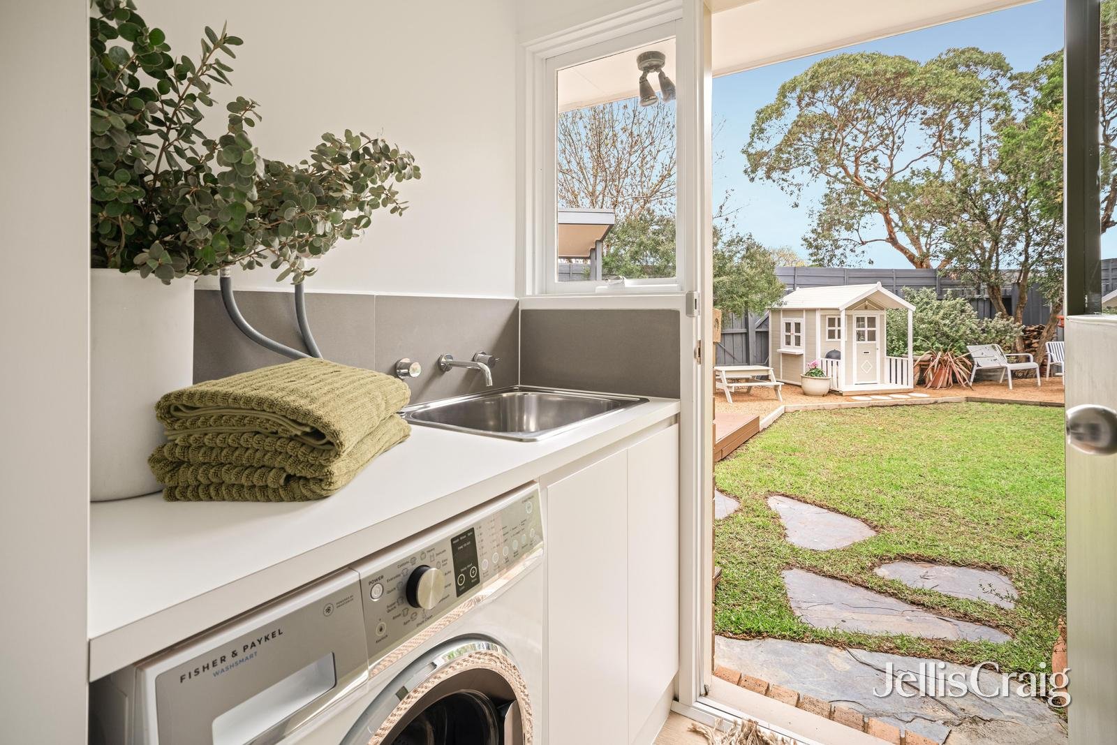 9 Longbeach Close, Aspendale image 10