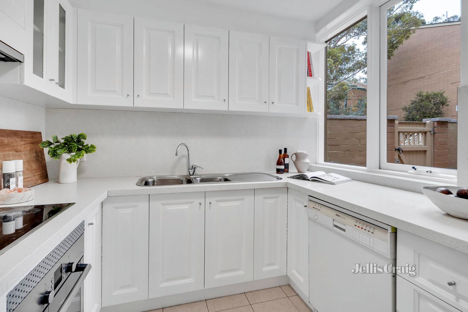 9 Lytton Street, Carlton image 7