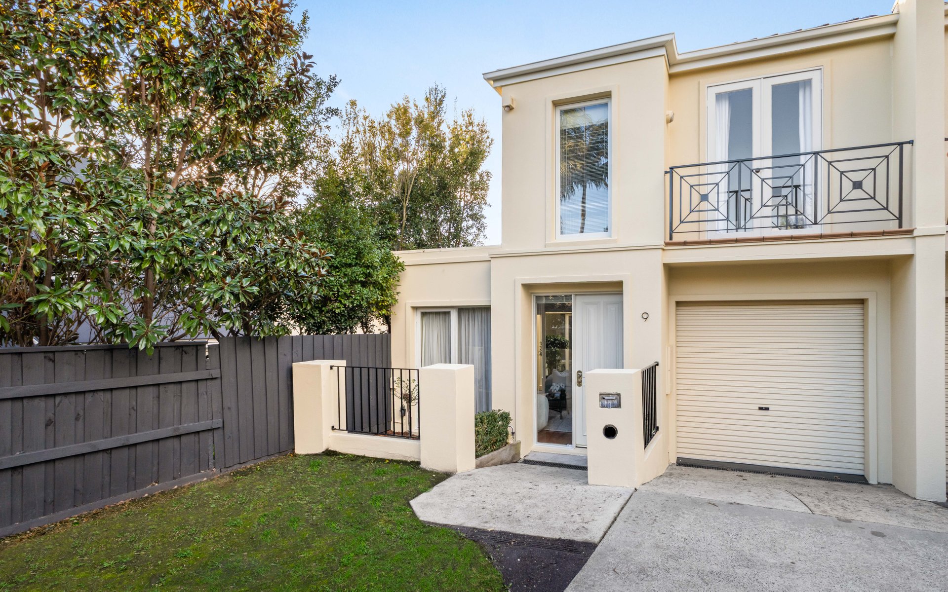9 Maraquita Grove, Hawthorn East image 1