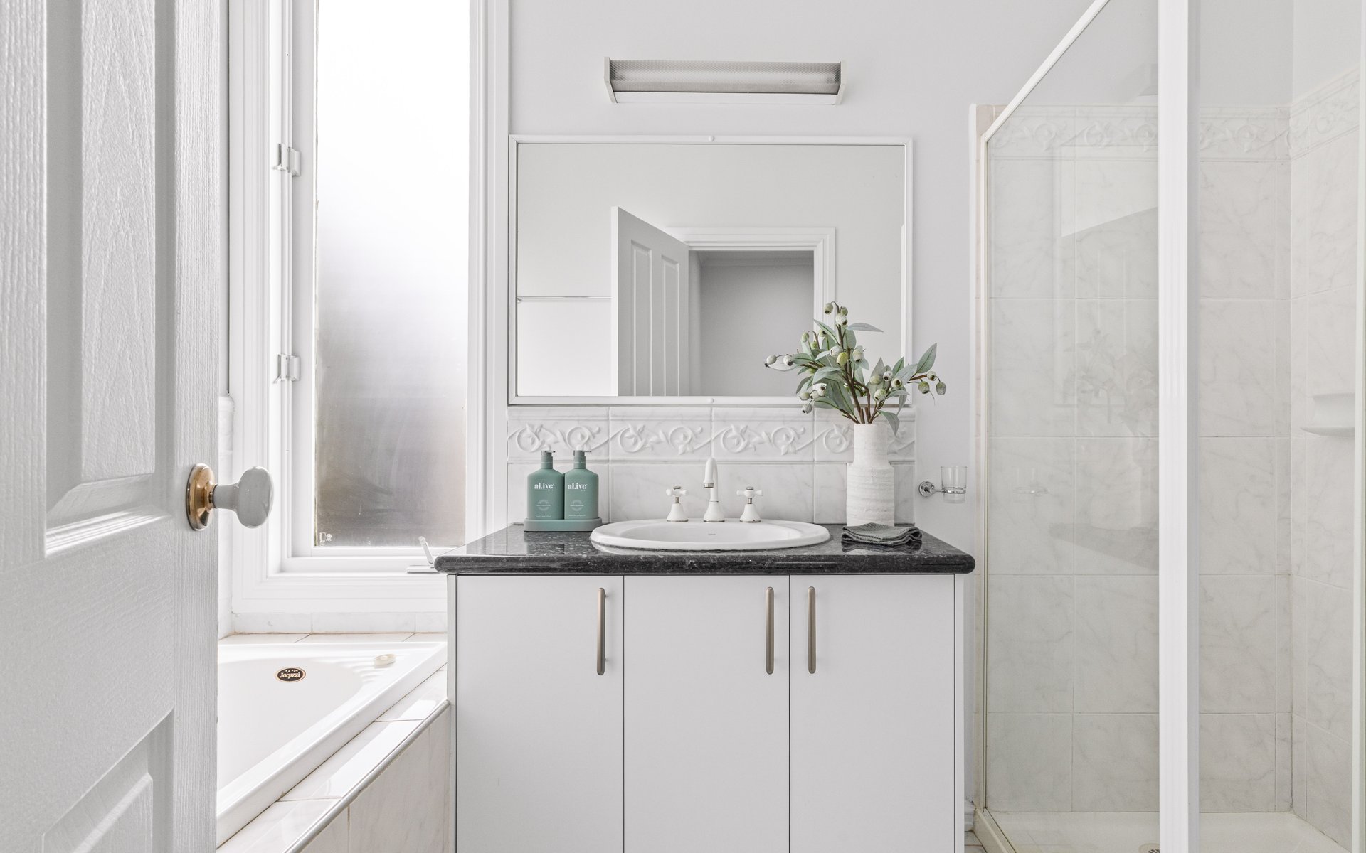 9 Maraquita Grove, Hawthorn East image 9