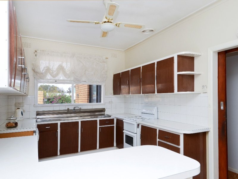 9 Marathon Avenue, Hamlyn Heights image 4