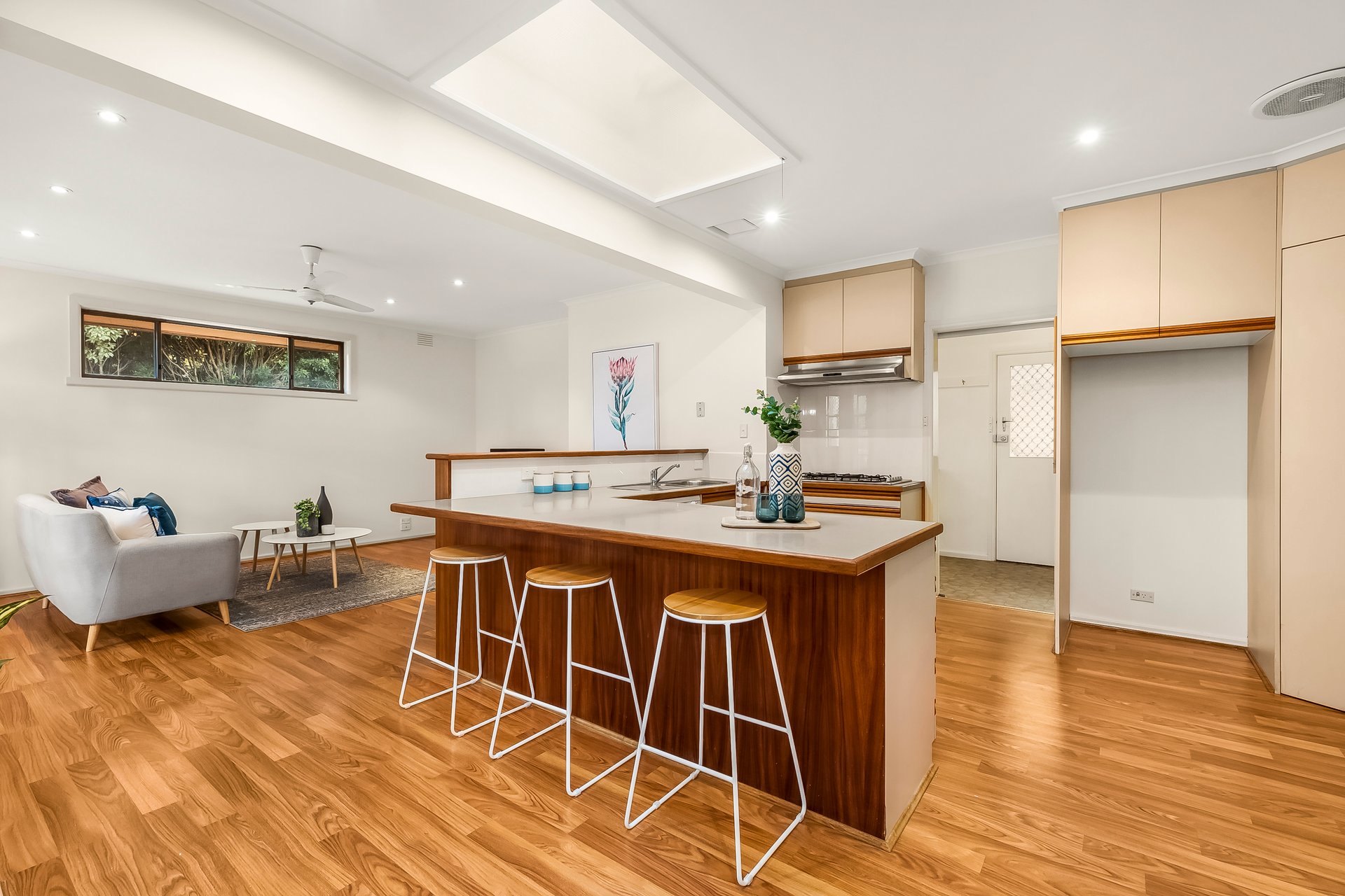 9 Margate Crescent, Glen Waverley image 1
