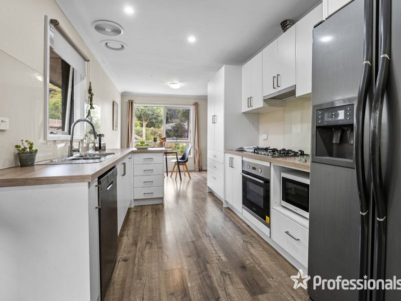 9 Marlow Street, Mooroolbark image 7