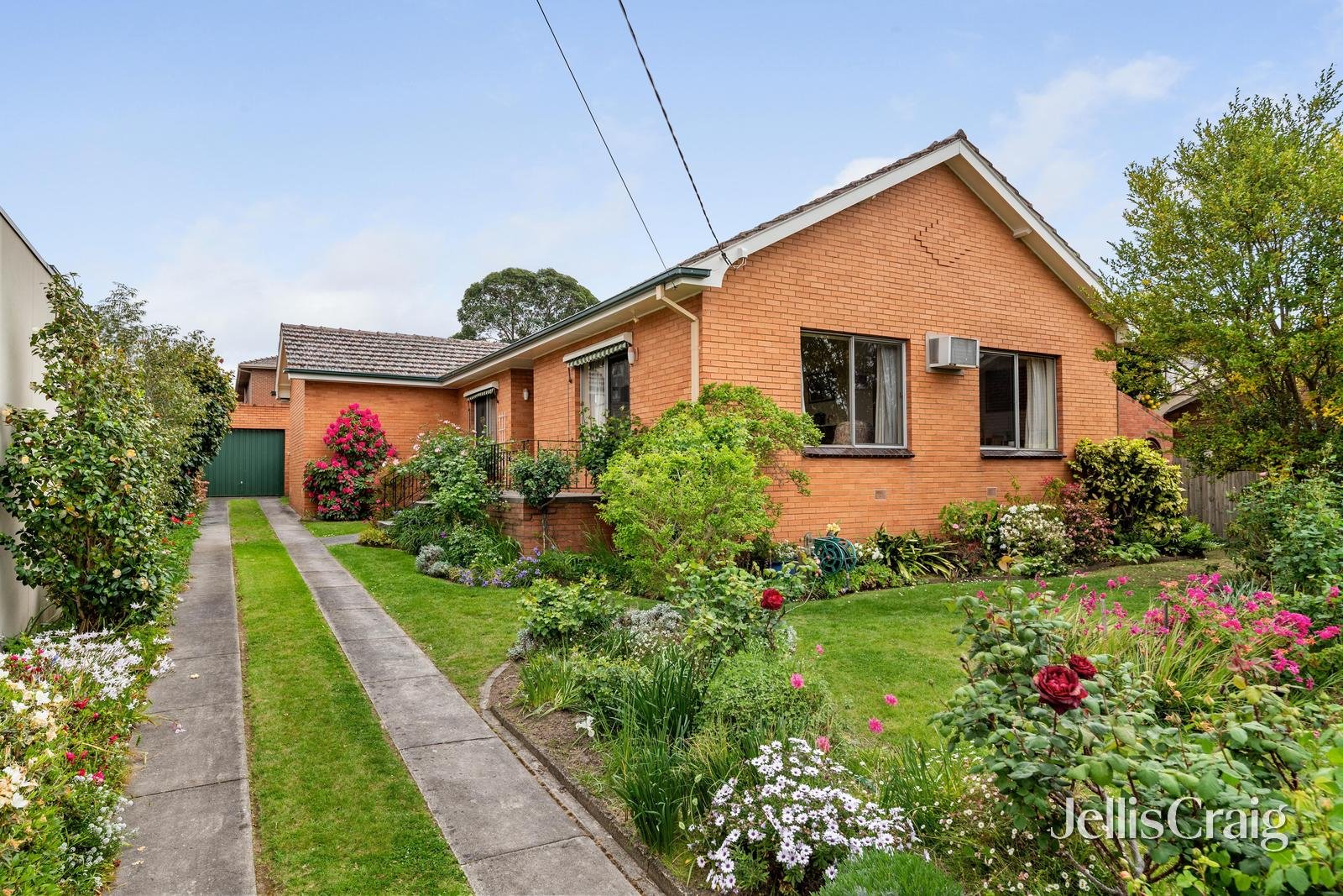 9 Marriott Parade, Glen Waverley image 3