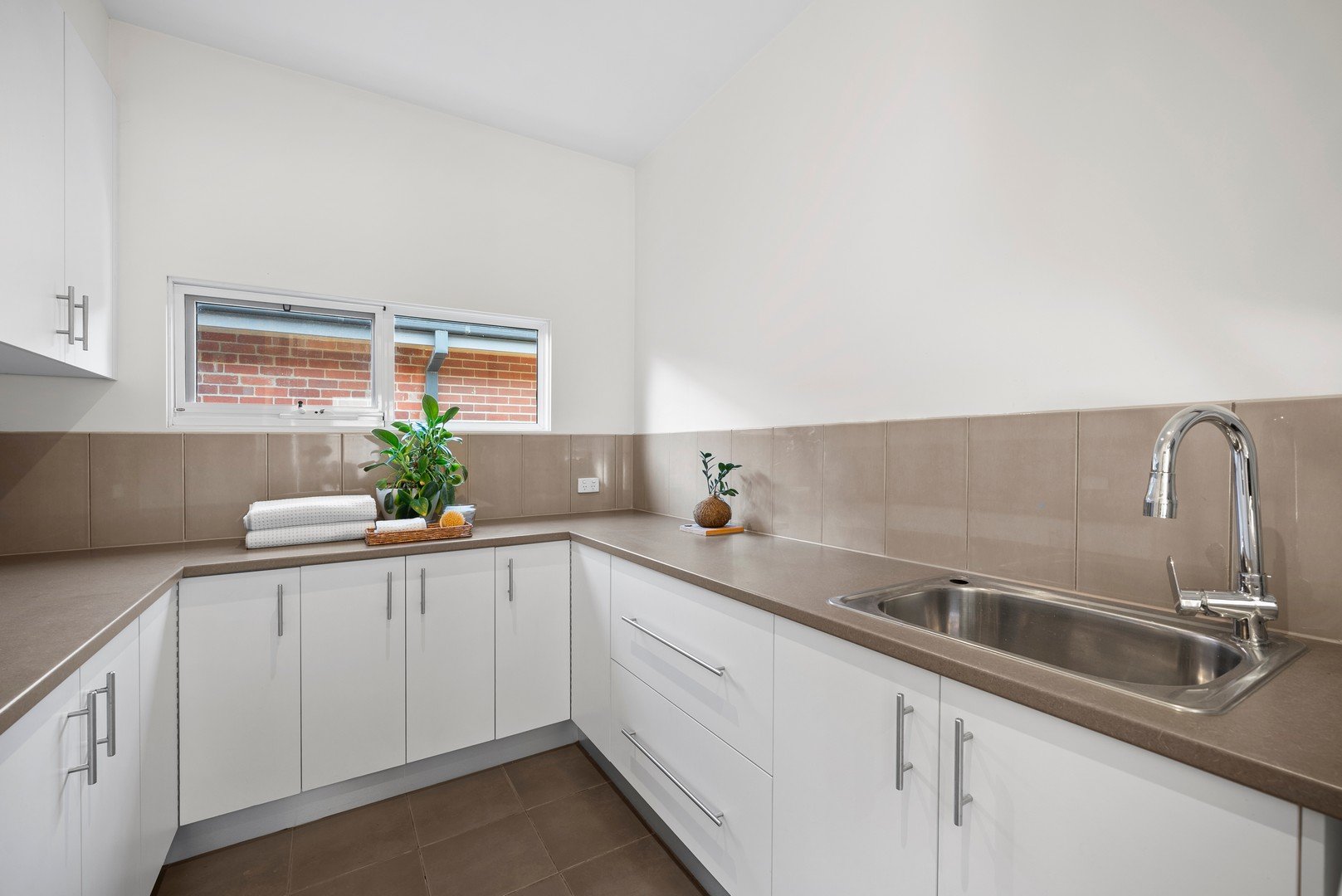 9 Marshall Avenue, Highett image 5