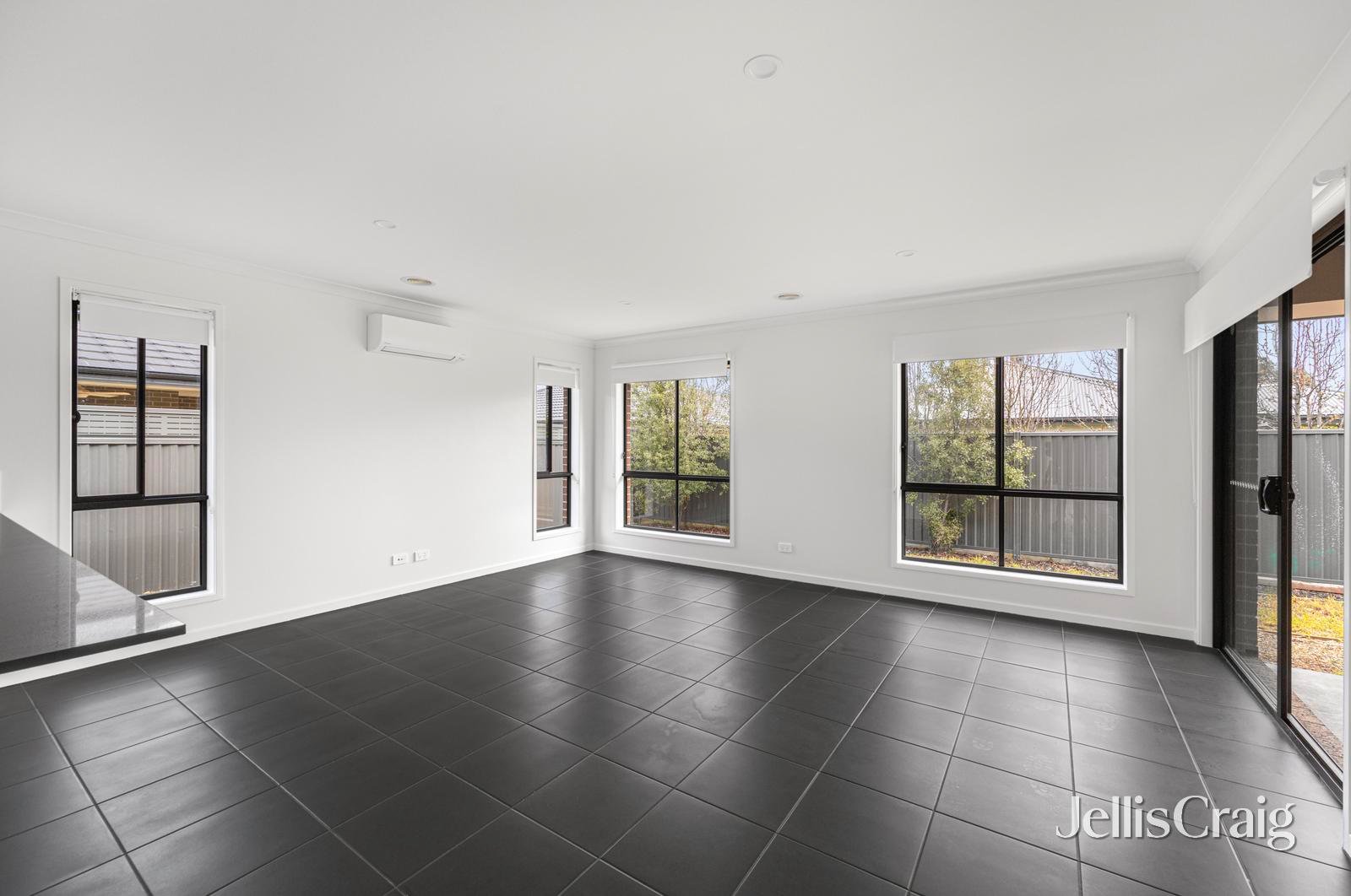 9 Marxsen Parade, Lucas image 4