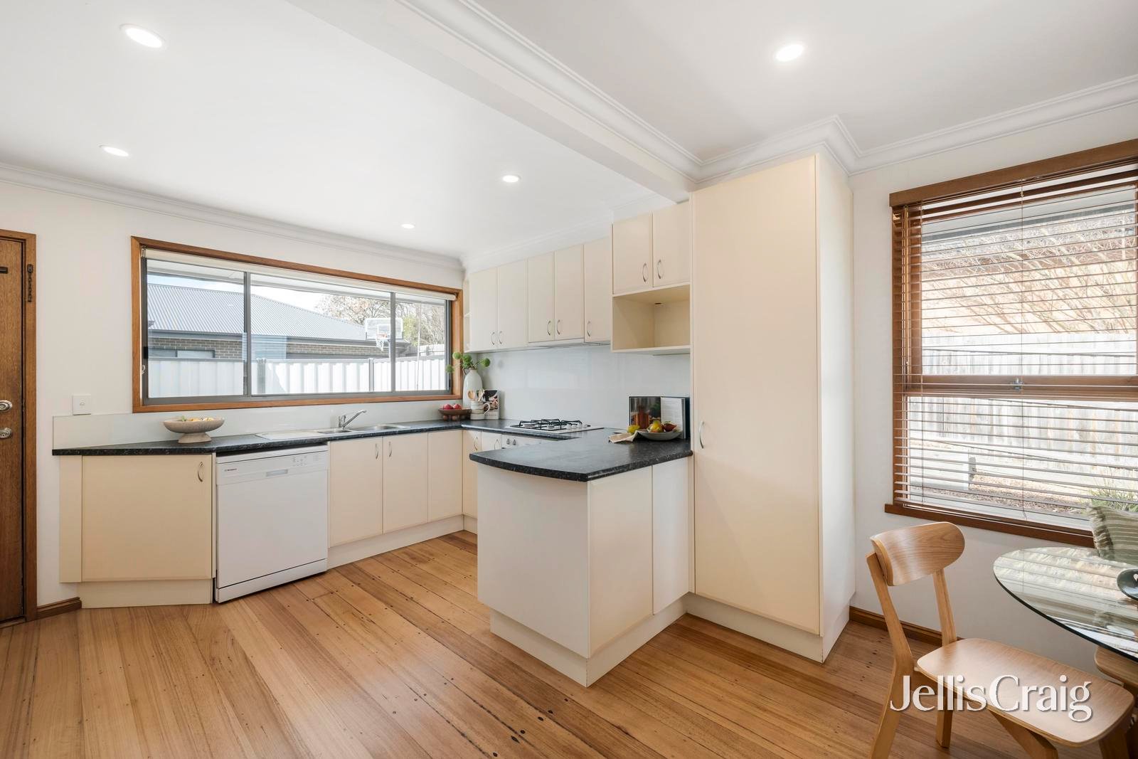 9 Masefield Avenue, Mooroolbark image 3