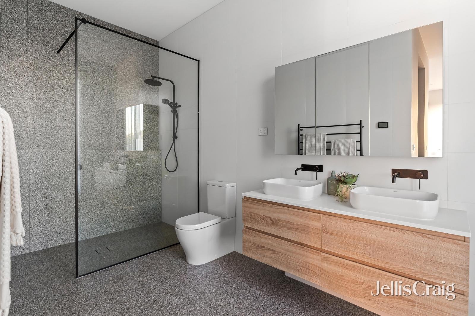 9 Mathers Avenue, Kew&nbsp;East image 10