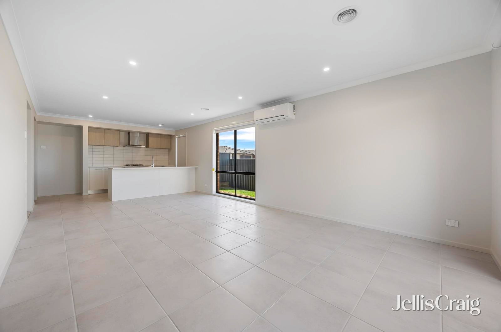 9 Maxi Drive, Winter&nbsp;Valley image 2