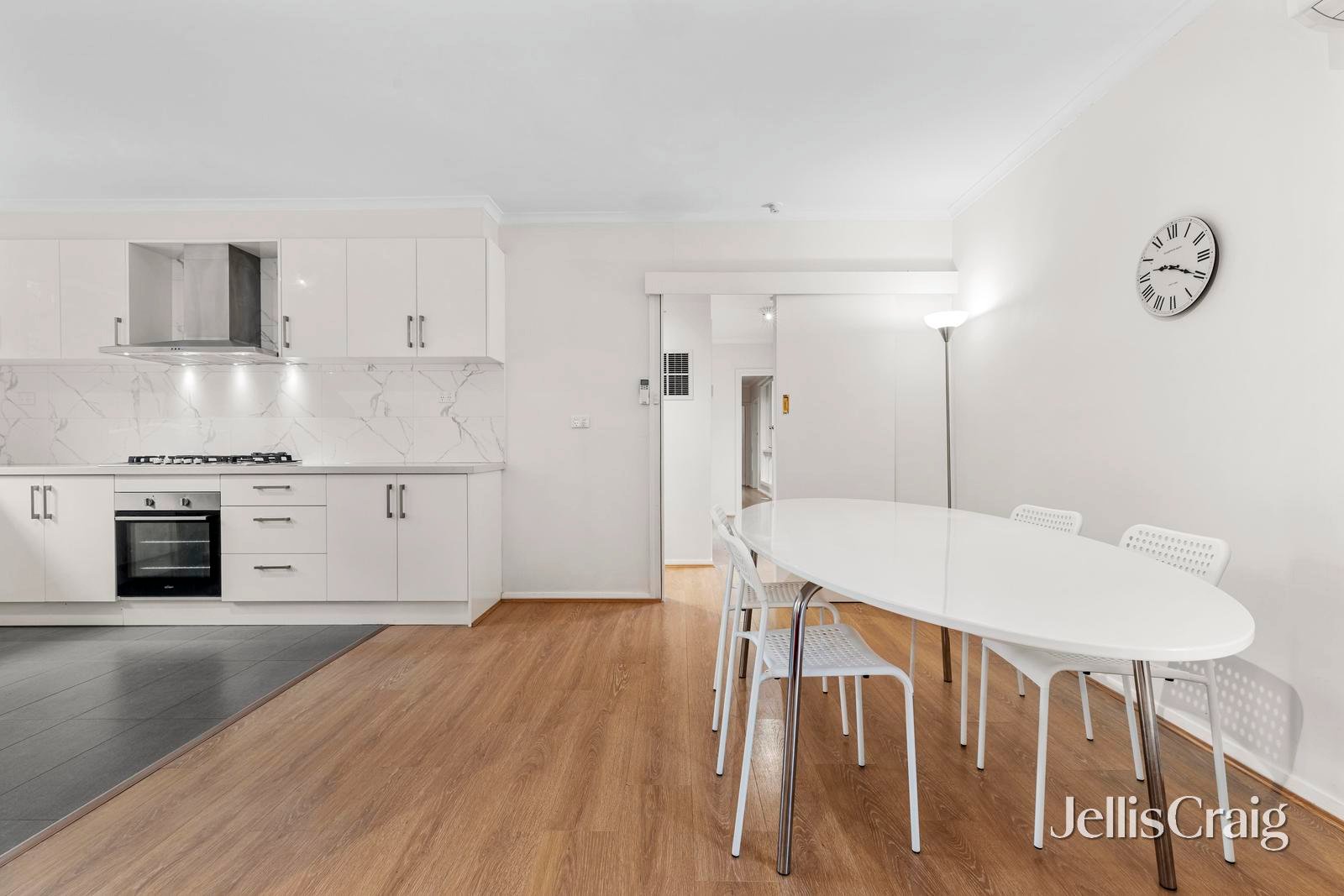 9 Maylands Crescent, Glen&nbsp;Waverley image 5