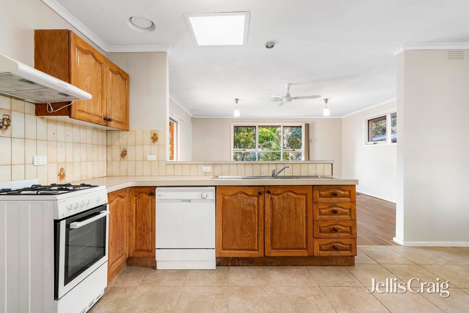 9 Meadow Crescent, Mount&nbsp;Waverley image 3