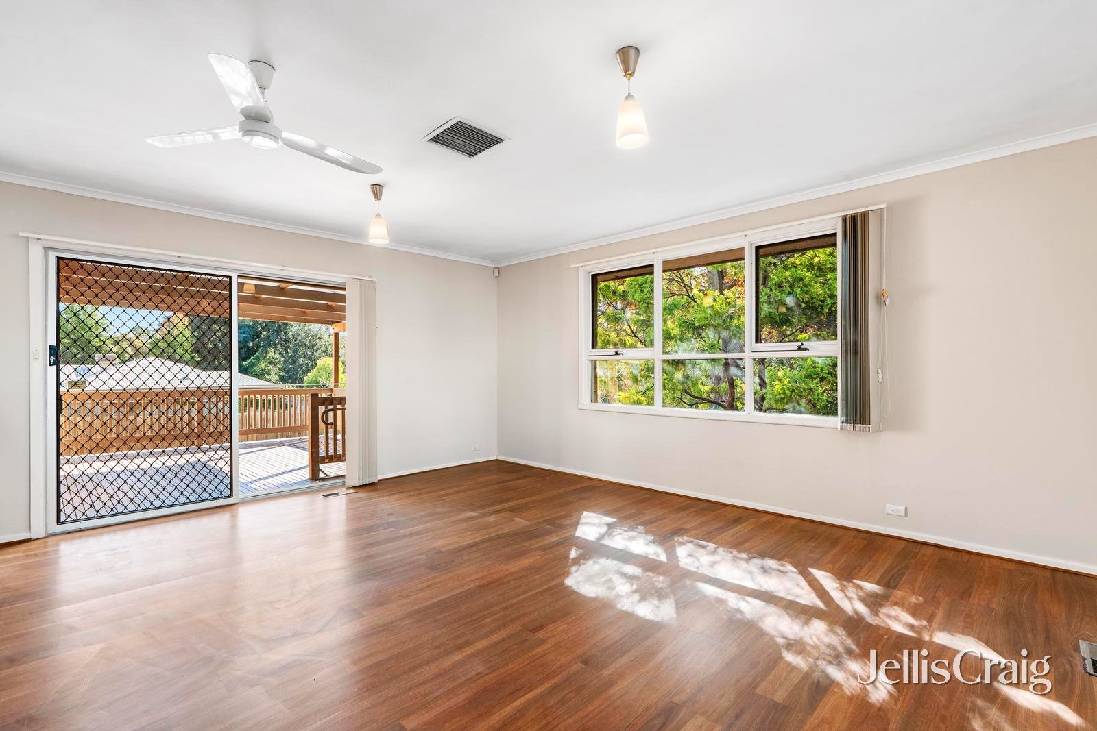 9 Meadow Crescent, Mount&nbsp;Waverley image 5