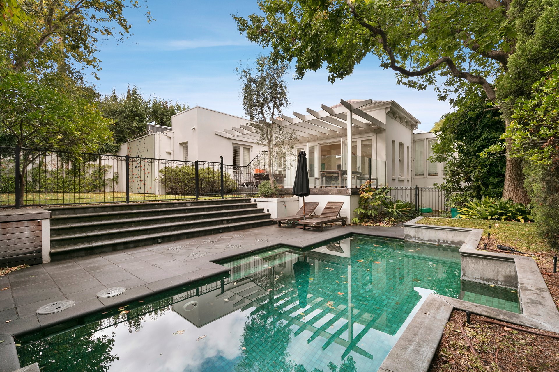 Property Gallery - Main Image