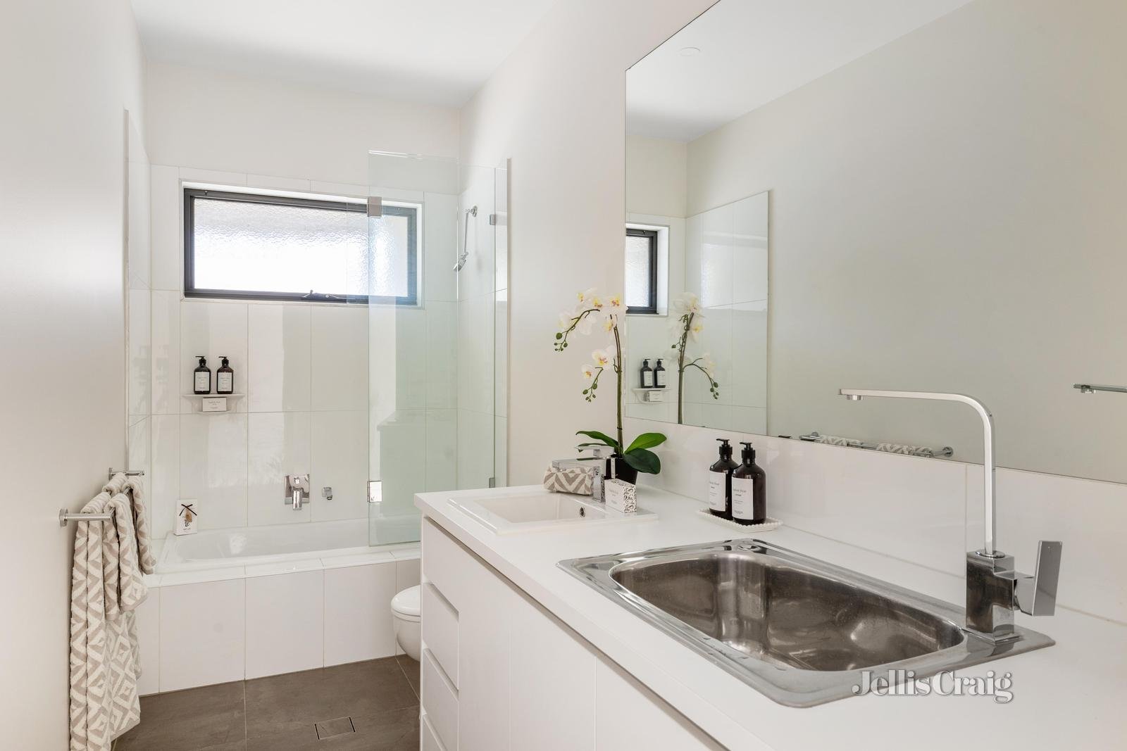 9 Moir Street, Hawthorn image 7