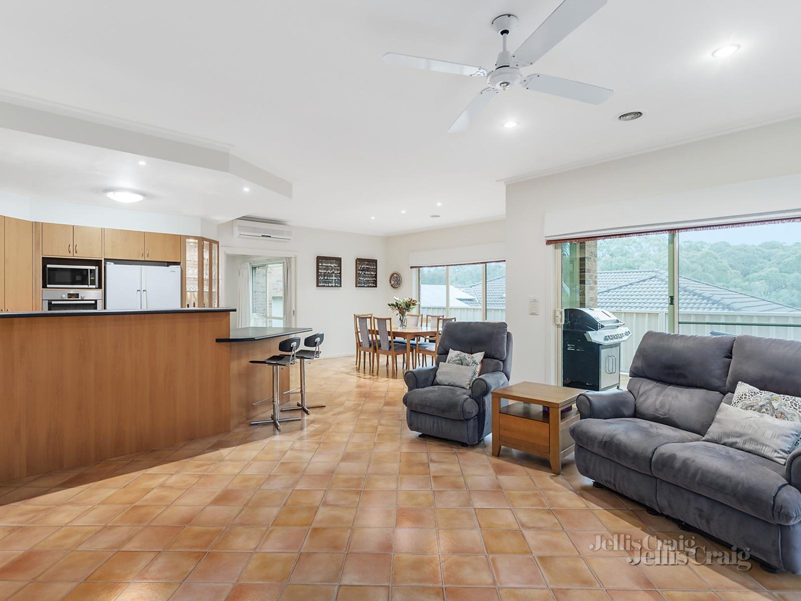 9 Moorakyne Place, Mitcham image 4