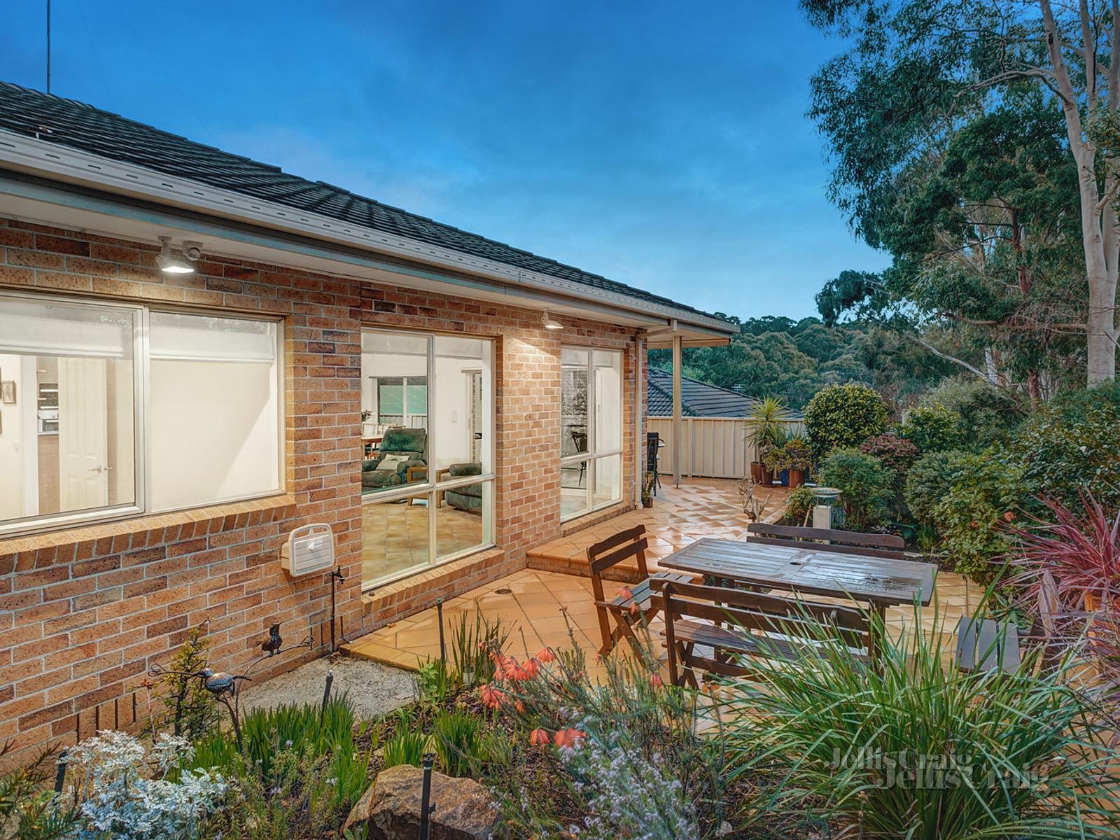 9 Moorakyne Place, Mitcham image 10