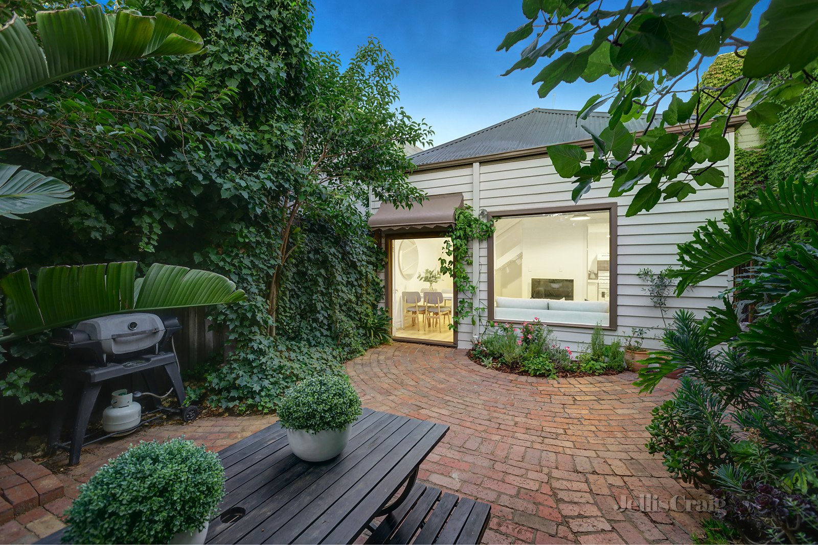 9 Moore Street, South Yarra image 12