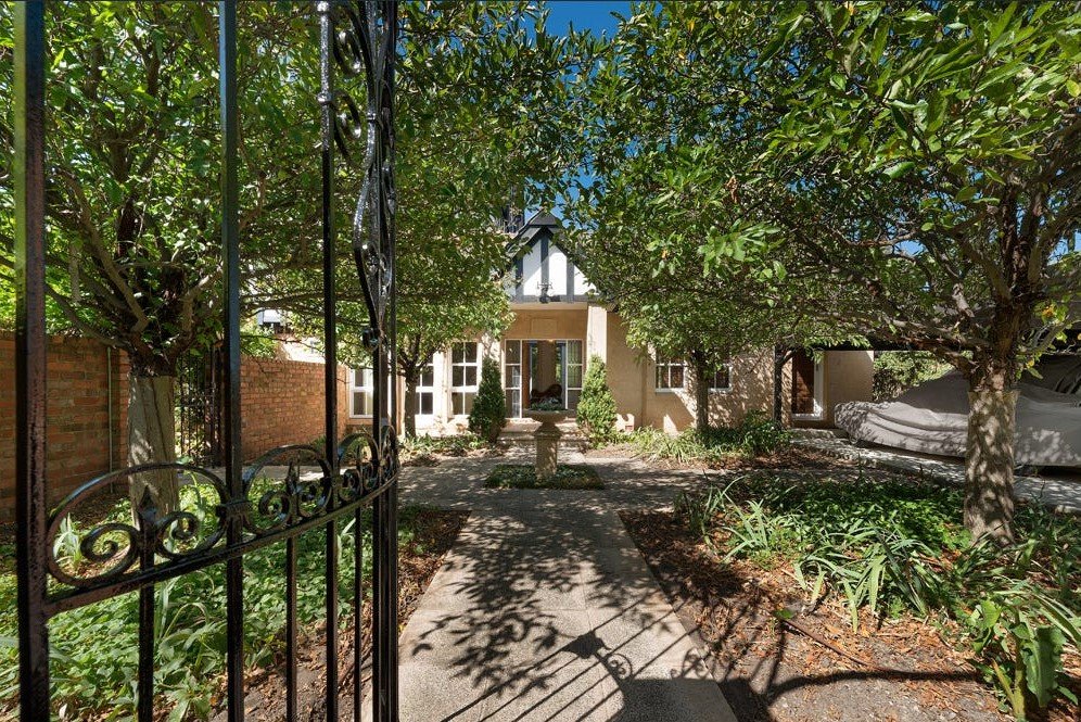 9 Muriel Street, Glen Iris image 2