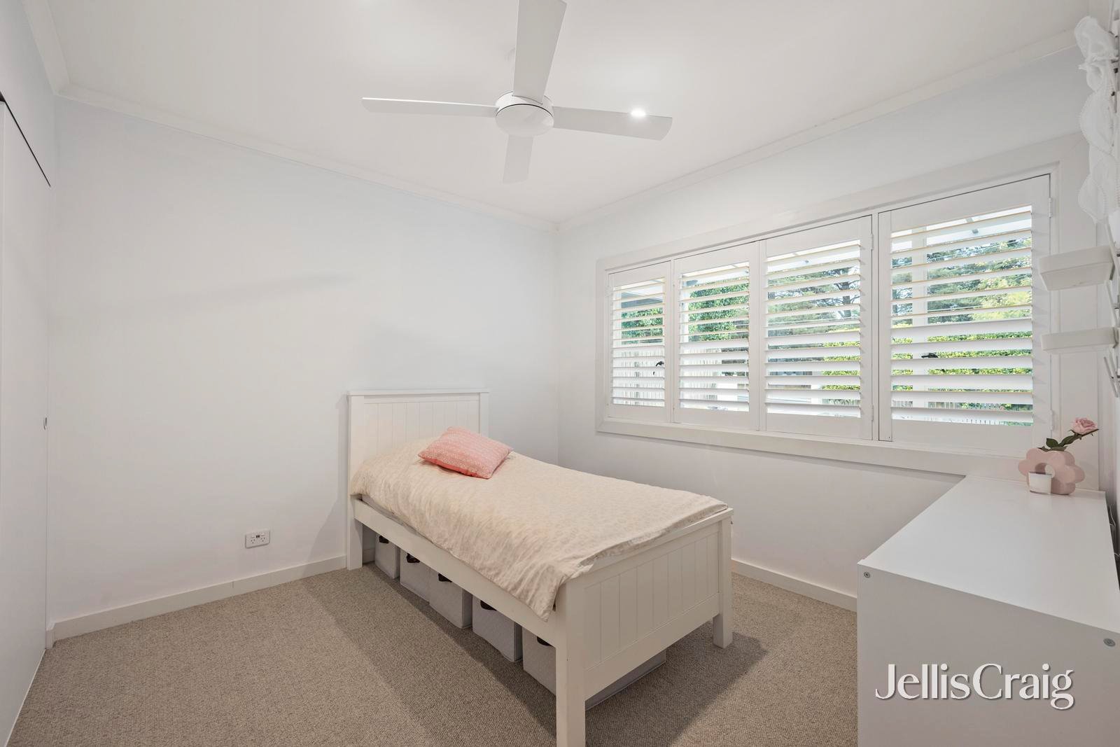 9 Murray Road, Croydon image 12