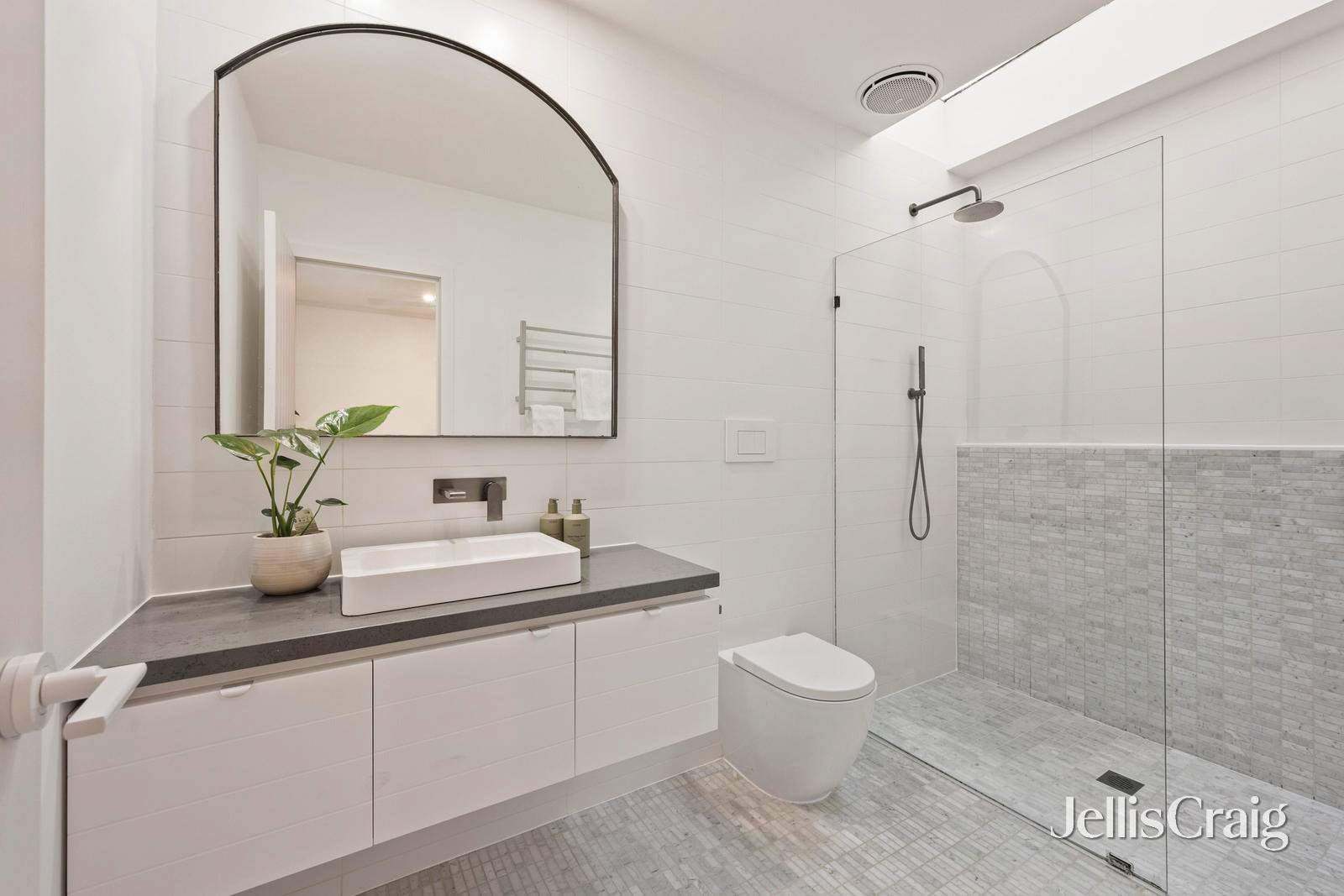 9 Murray Road, Croydon image 13