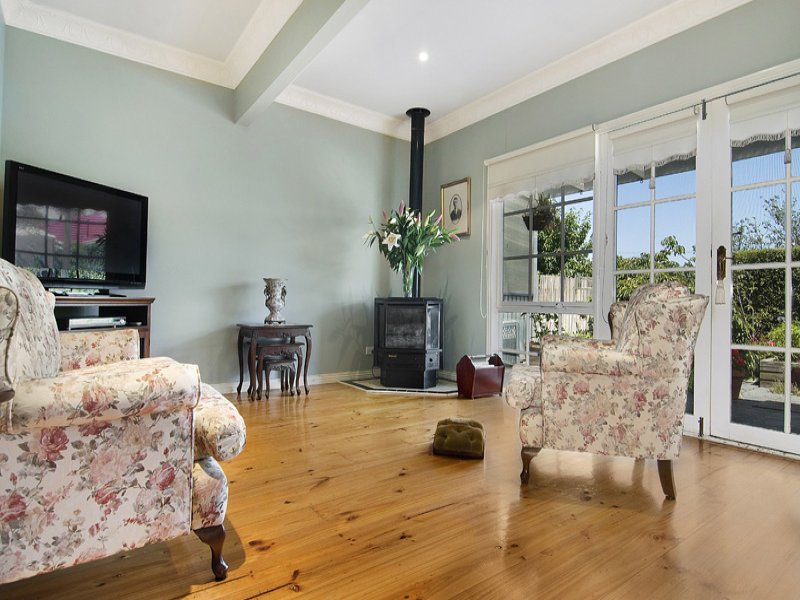 9 Napoleon Street, West Footscray image 2