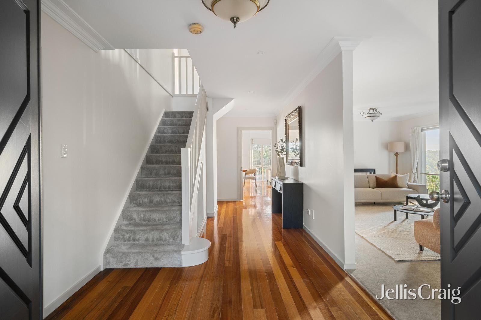 9 Nerreman Gateway, Eltham image 3