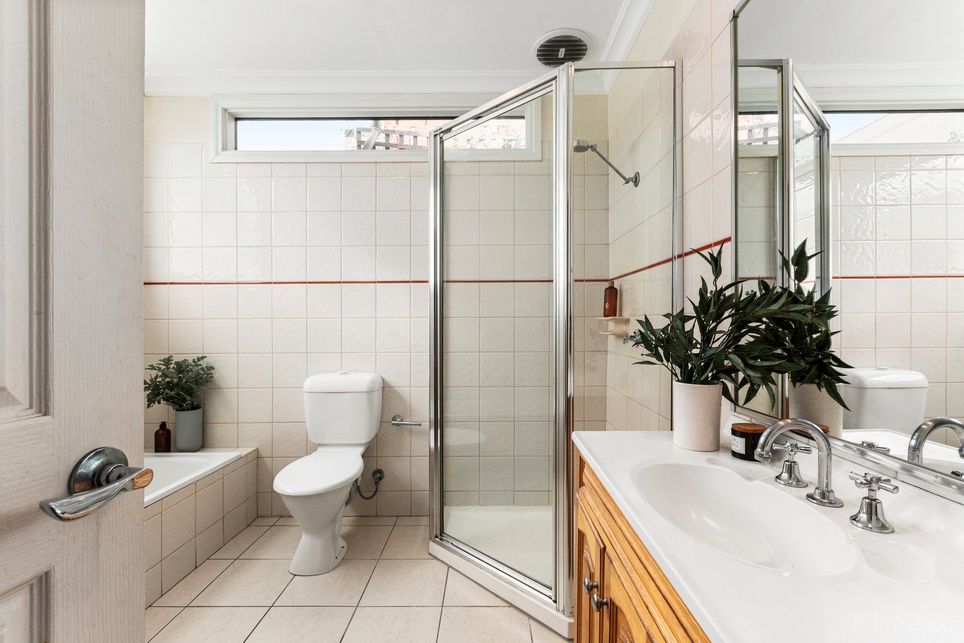 Property Gallery Thumbnail 9
