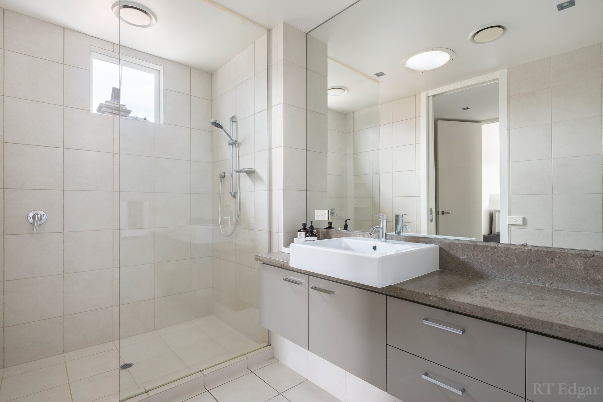 Property Gallery Thumbnail 10
