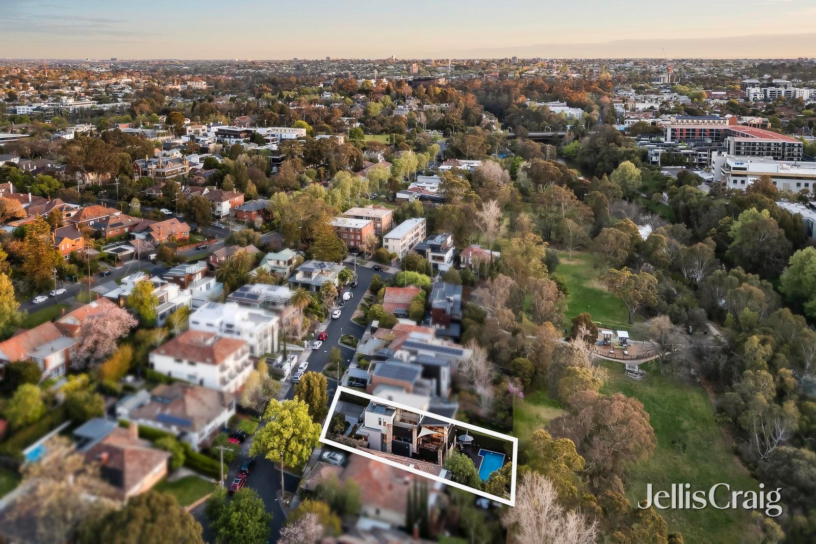 9 Osborne Court, Hawthorn image 4