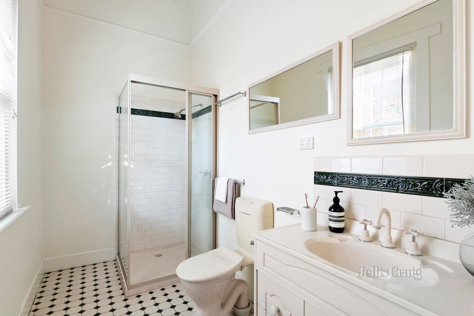 9 Osborne Street, South Yarra image 10