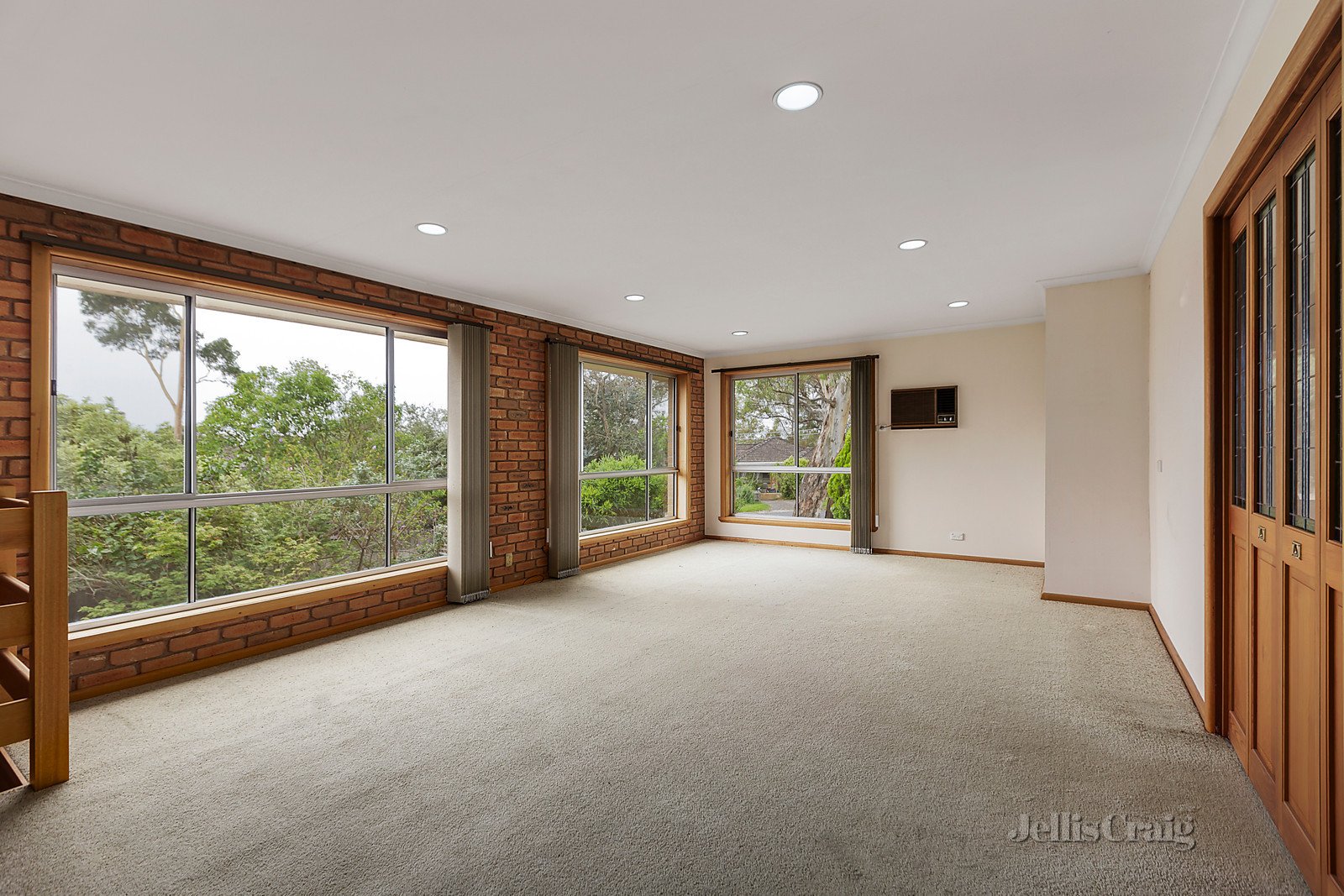 9 Palmerston Court, Greensborough image 4