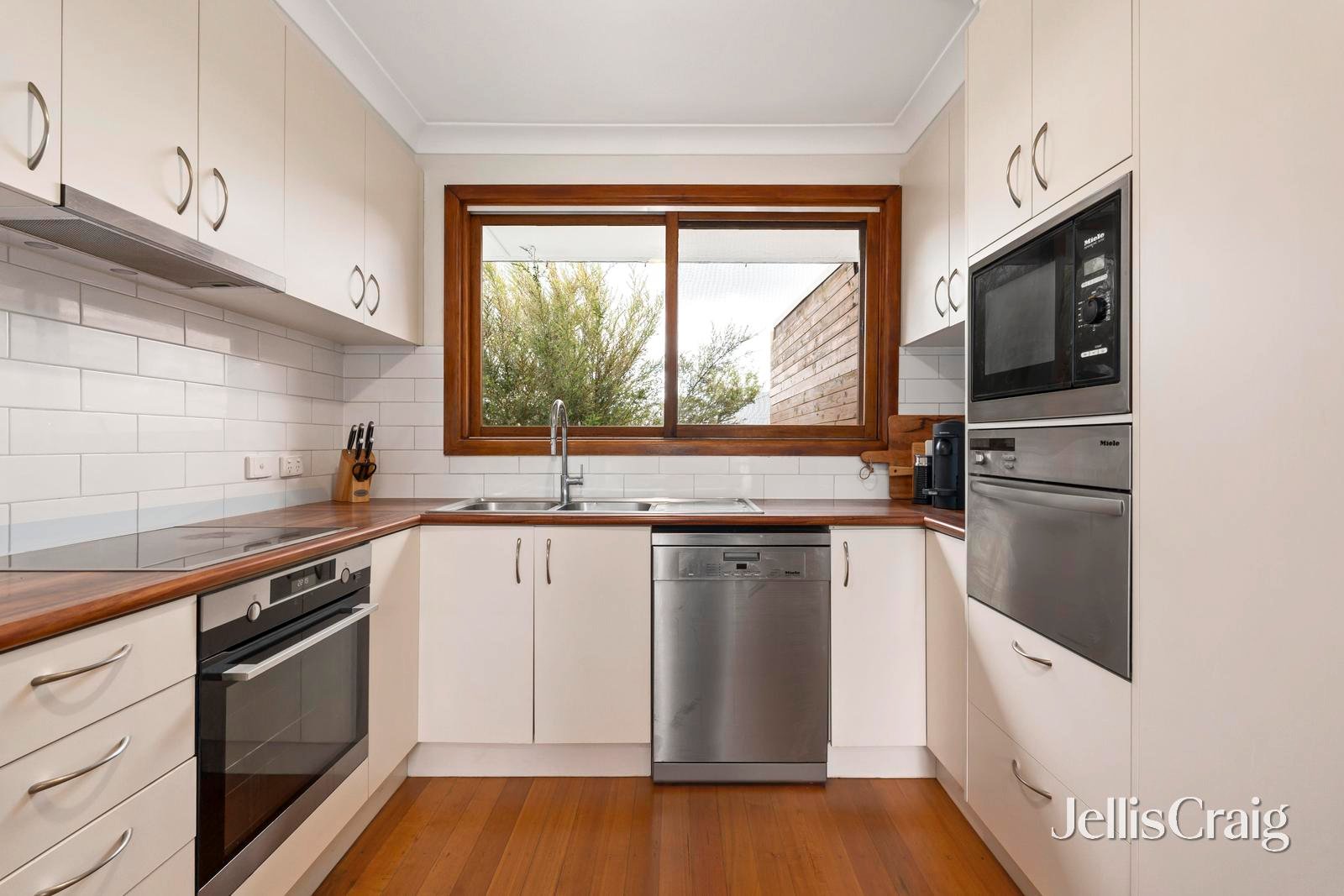 9 Paris Avenue, Croydon South image 5