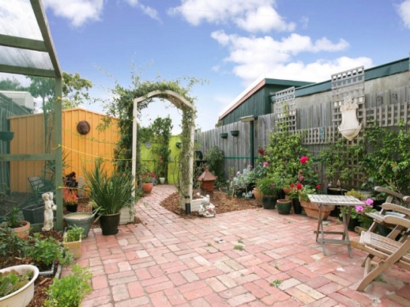 9 Pearson Street, Williamstown image 2