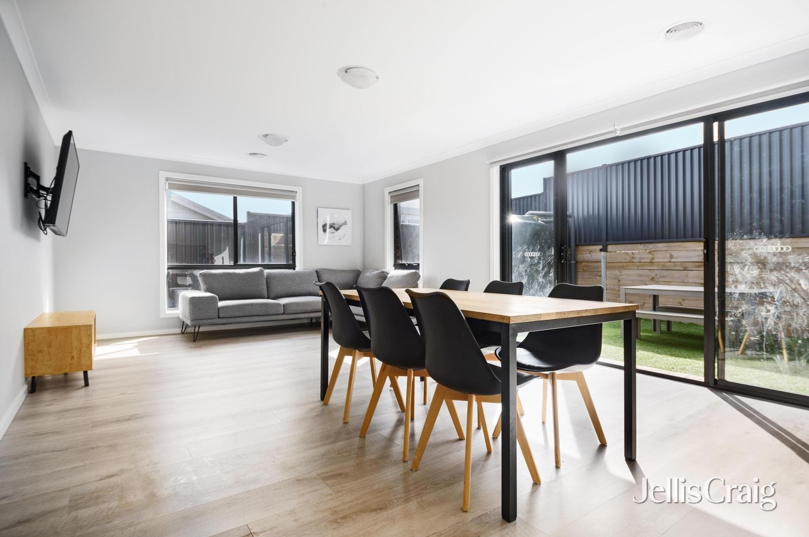 9 Peppermint Place, Mount Pleasant image 3