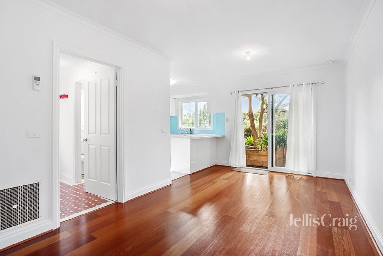9 Piccadilly Close, Greensborough image 3