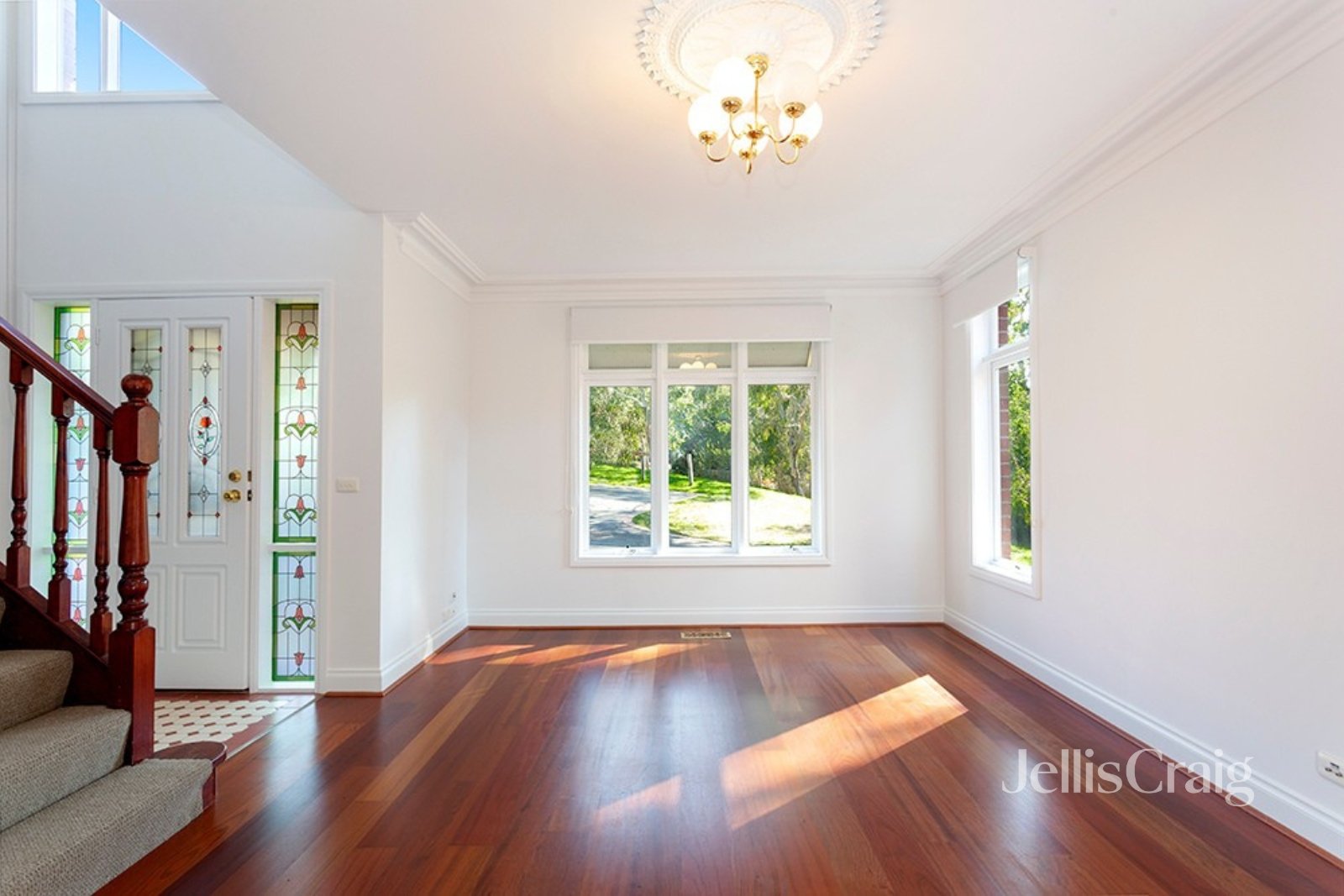 9 Piccadilly Close, Greensborough image 4