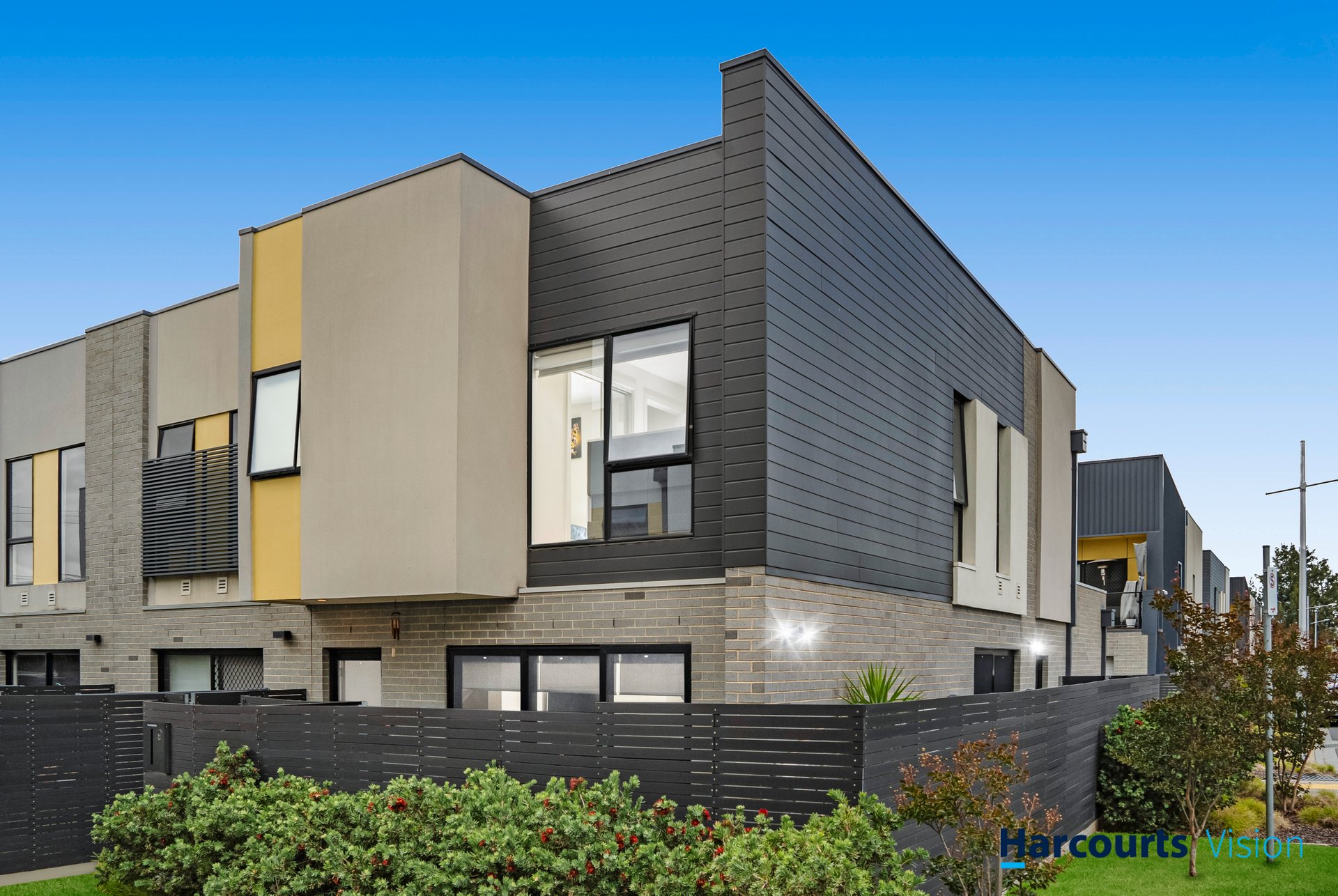 9 Poble Walk, Avondale Heights image 1