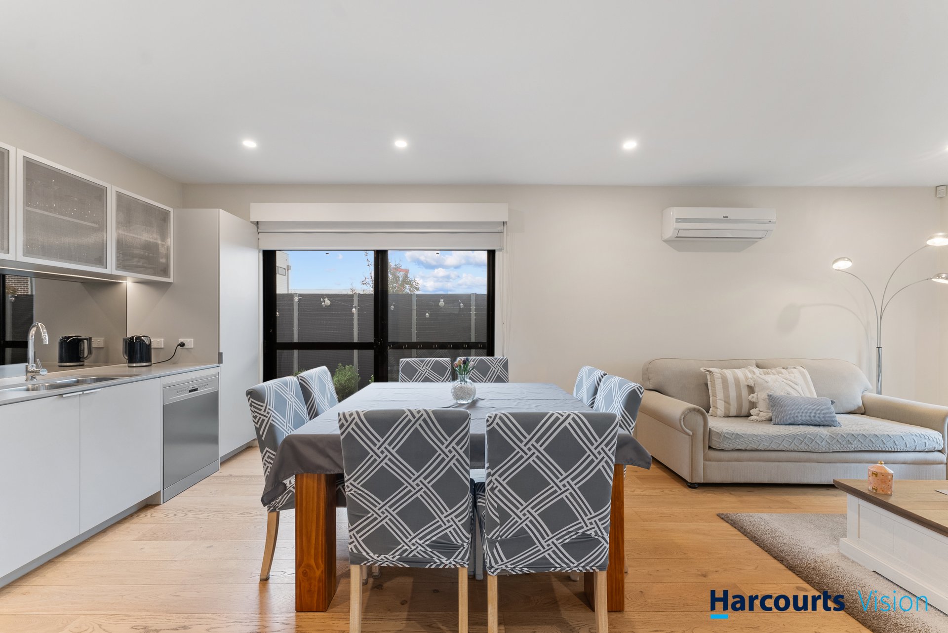 9 Poble Walk, Avondale Heights image 3