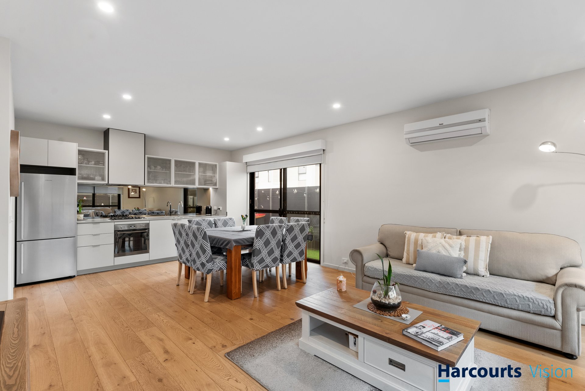 9 Poble Walk, Avondale Heights image 5