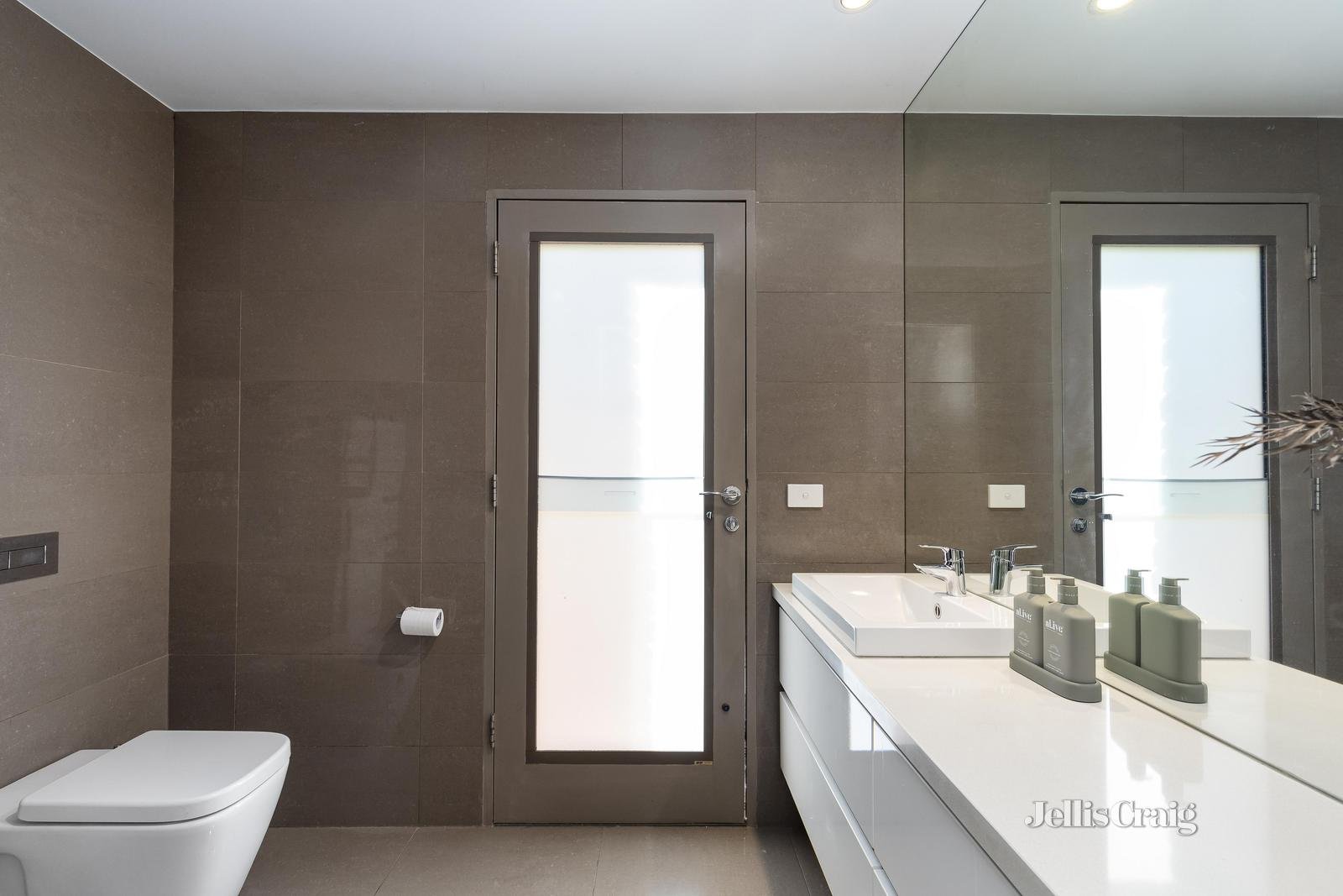 9 Pymm Avenue, Eltham North image 11