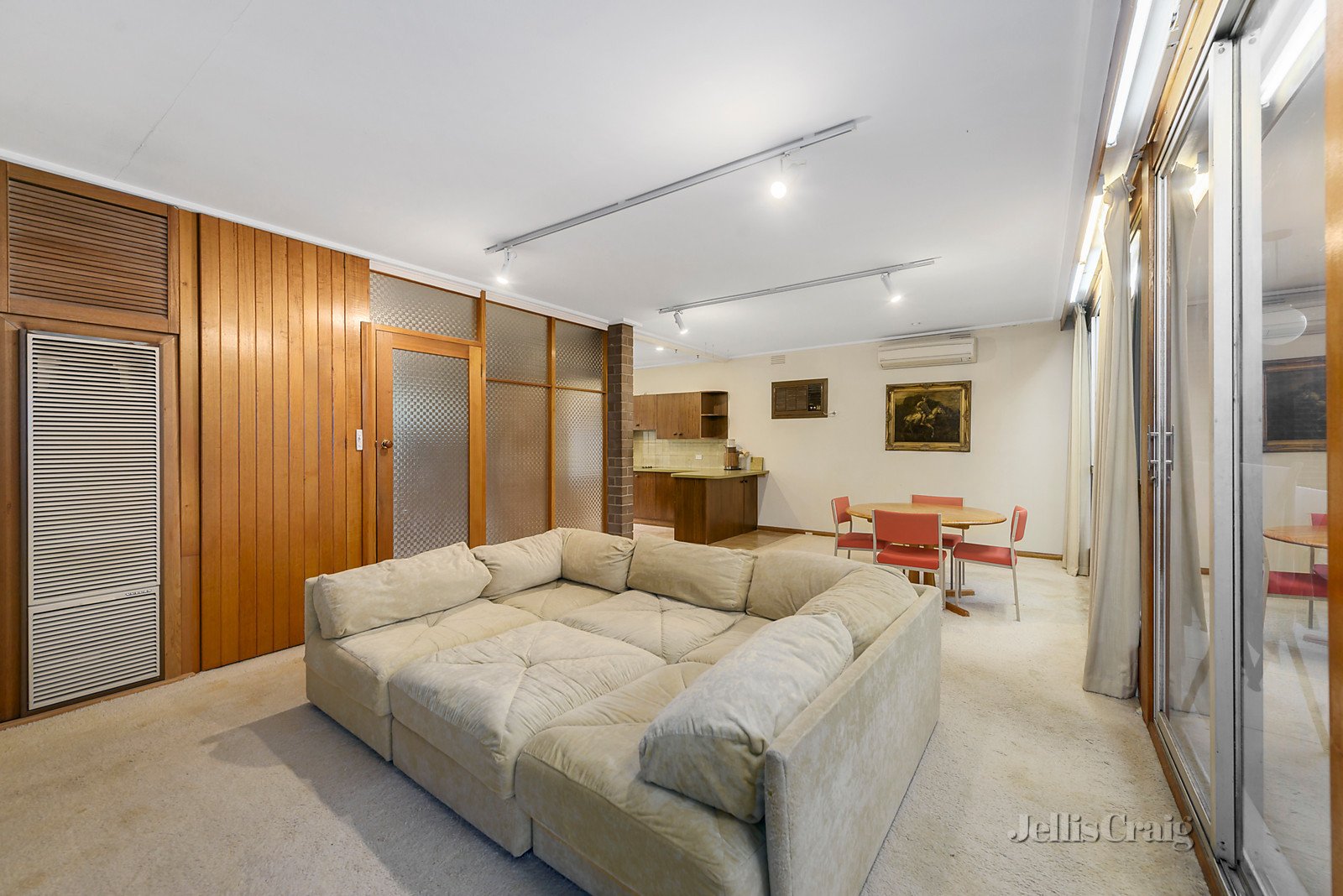 9 Quentin Street, Forest Hill image 2