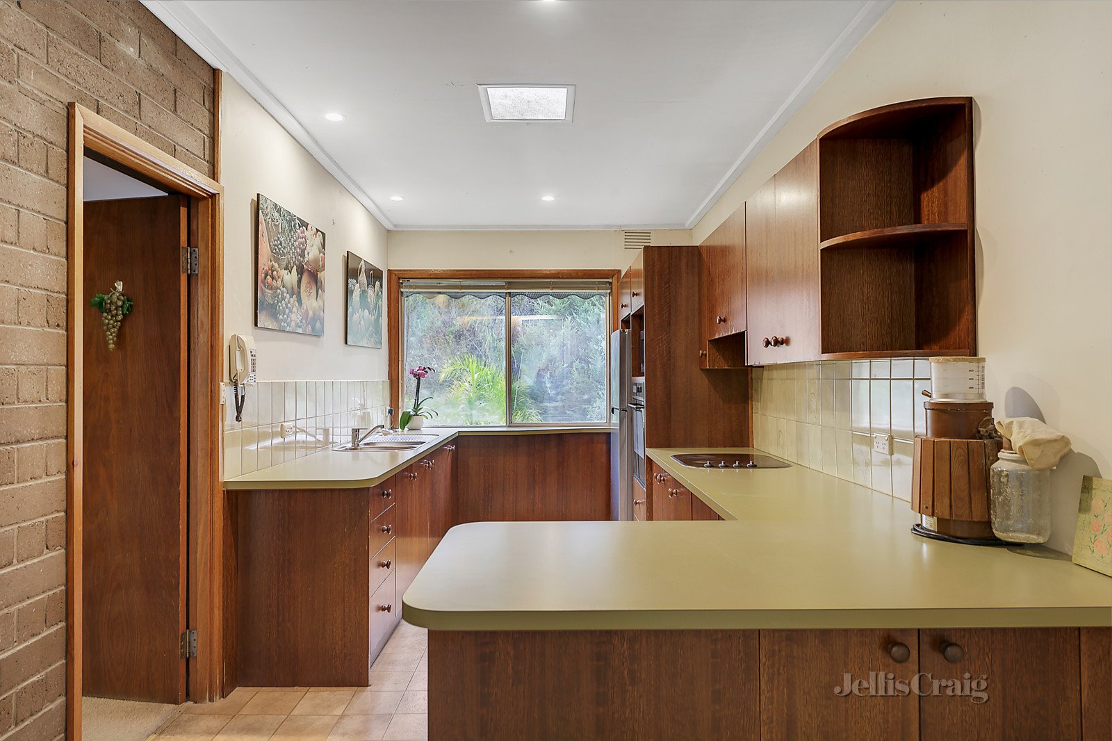 9 Quentin Street, Forest Hill image 3