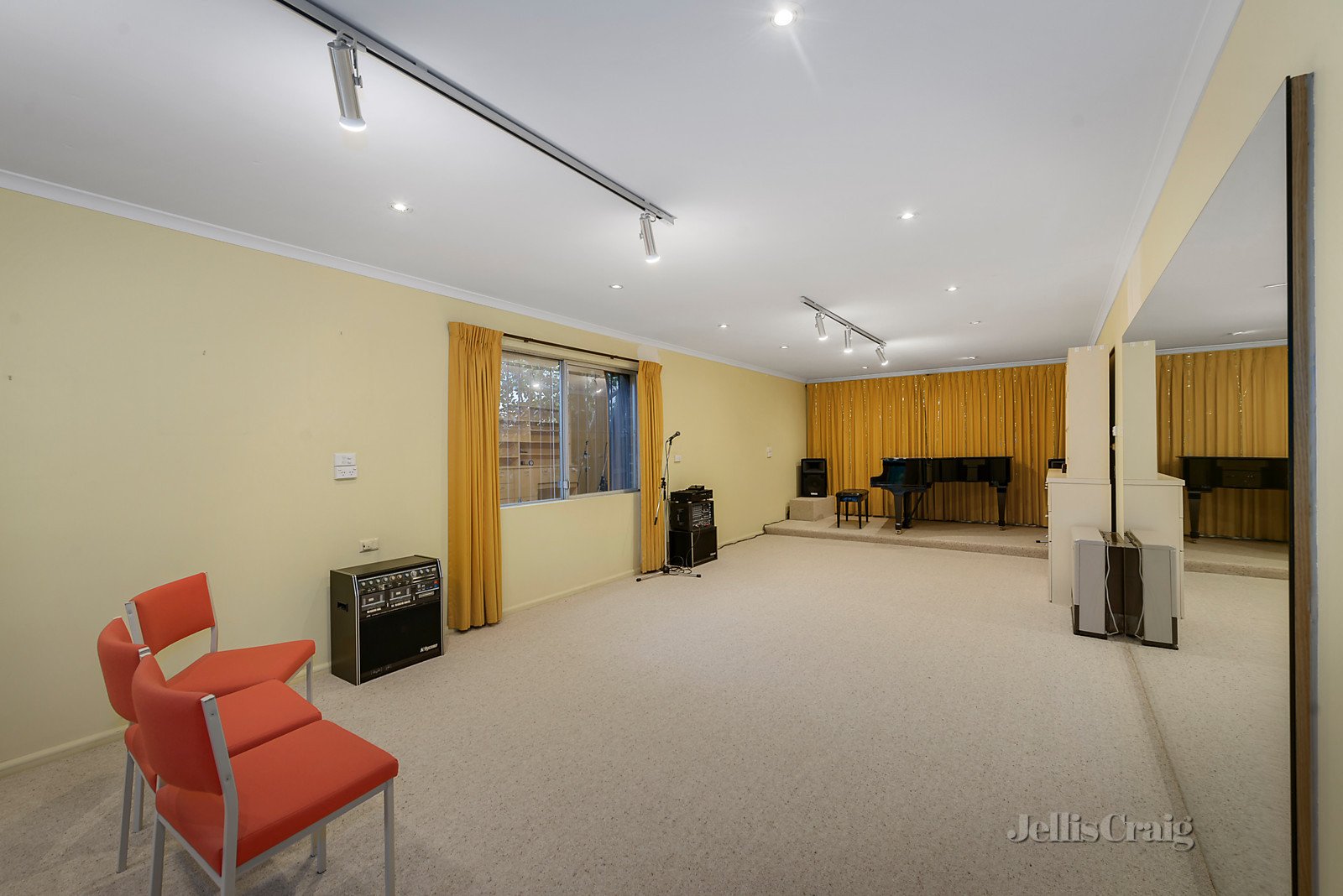 9 Quentin Street, Forest Hill image 4