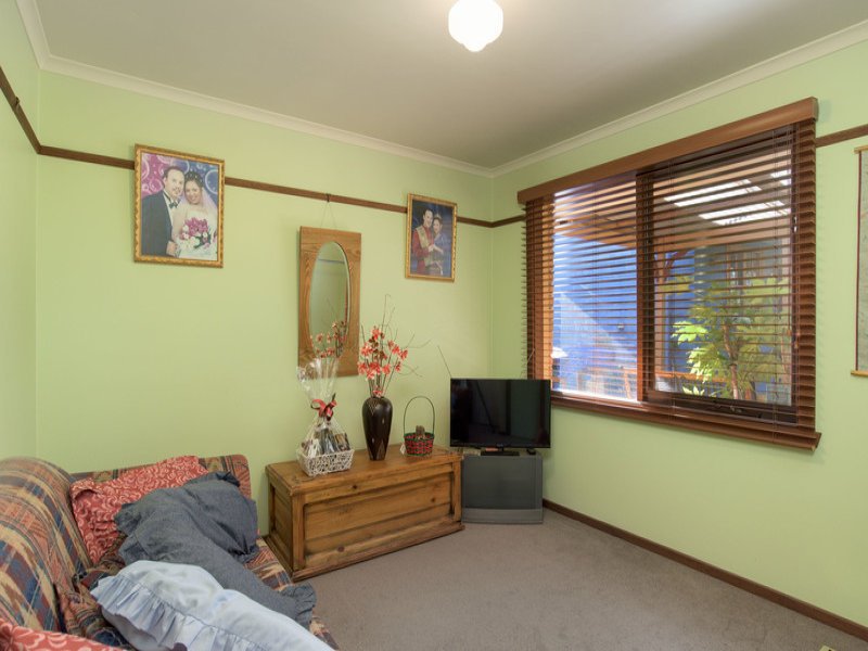 9 Quest Court, Mooroolbark image 8