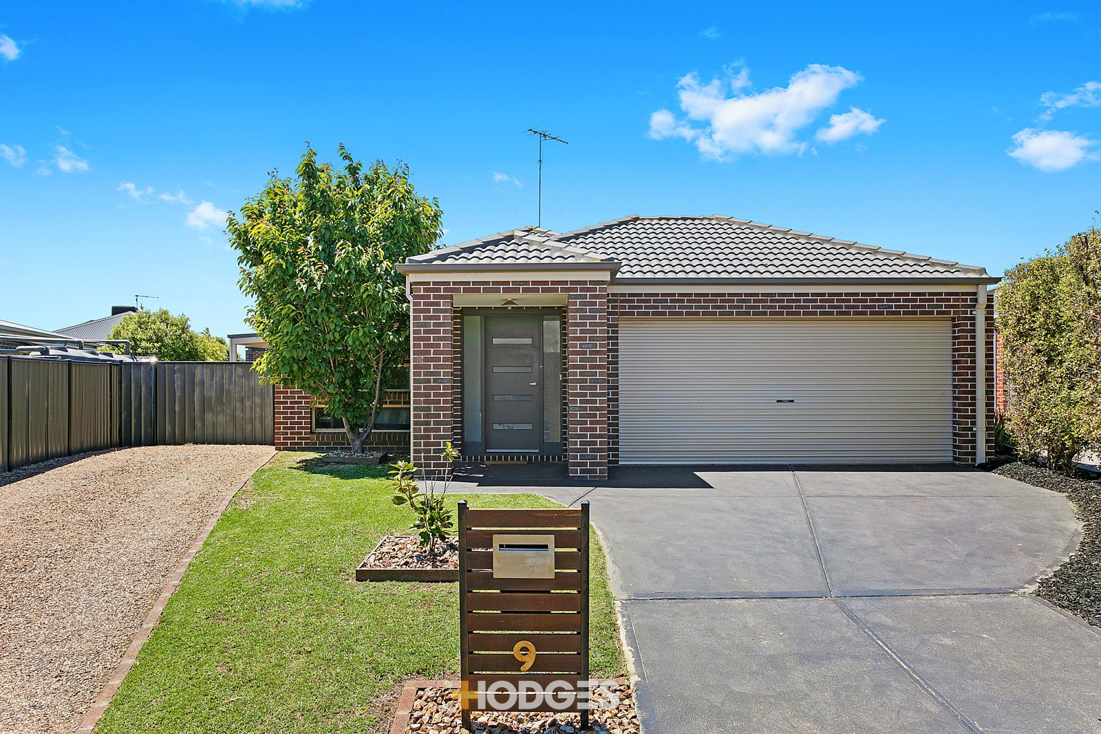 9 Raymond George Place, Lara image 1