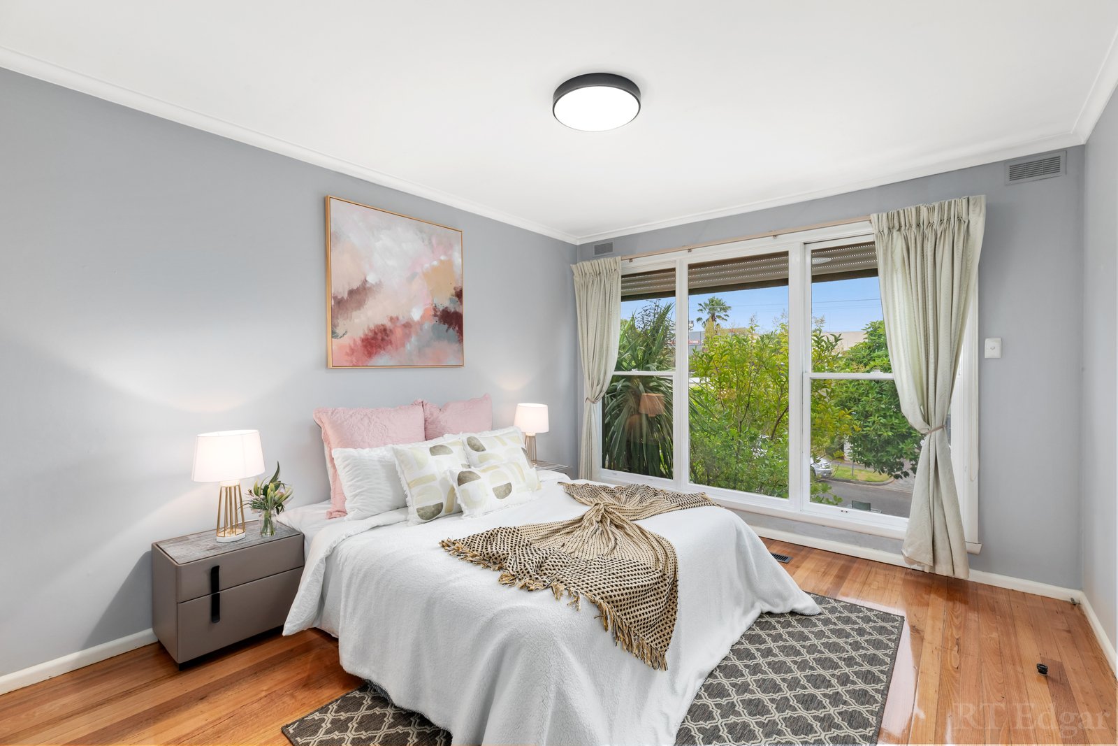 Property Gallery Thumbnail 9