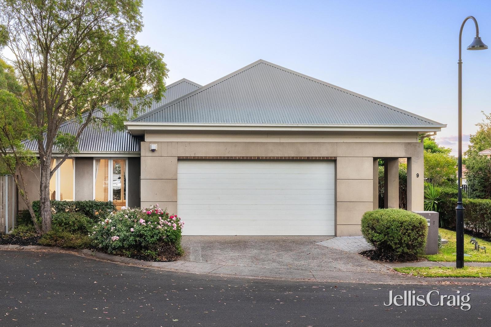 9 Rodway Court, Burwood image 1
