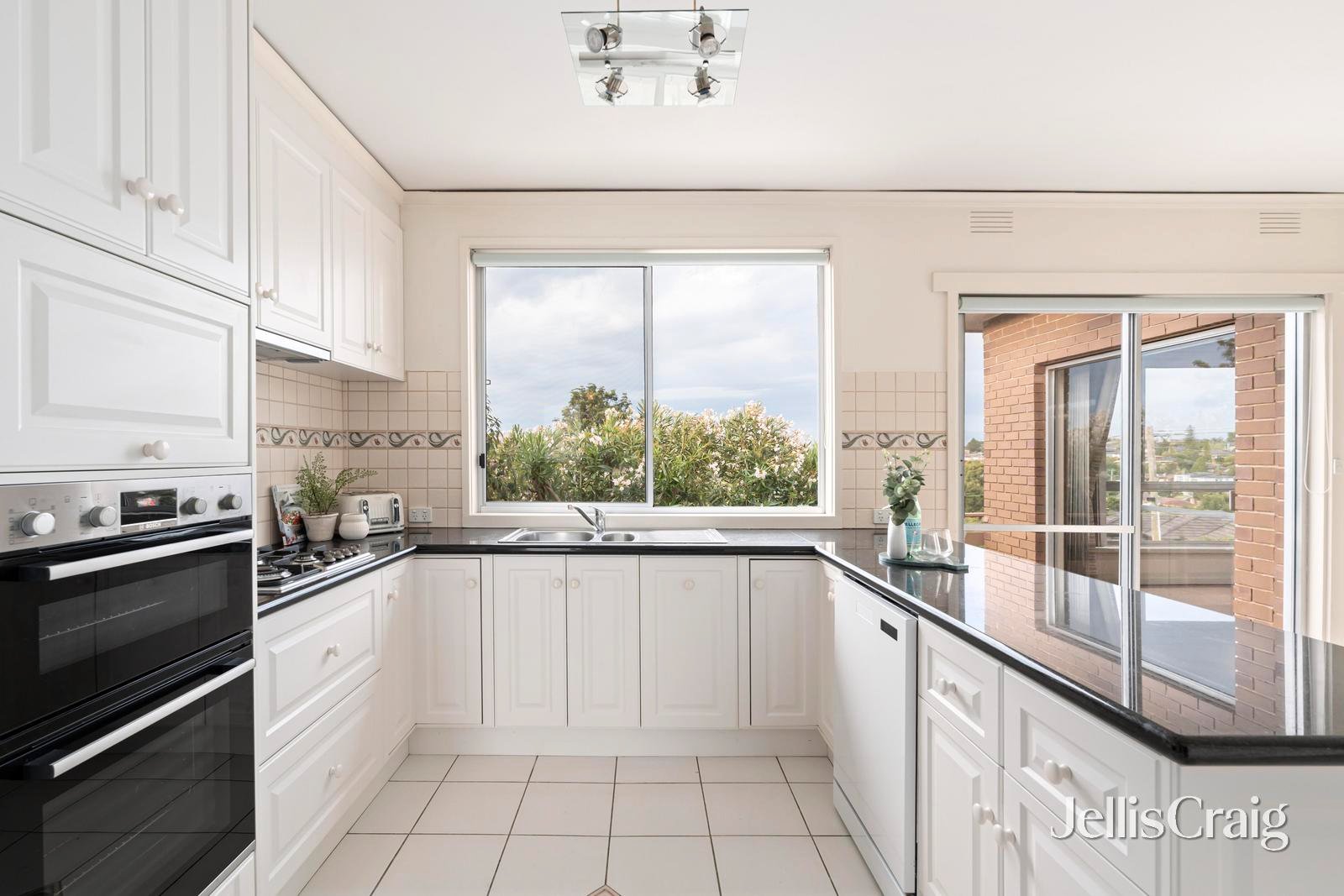 9 Rose Avenue, Bulleen image 4