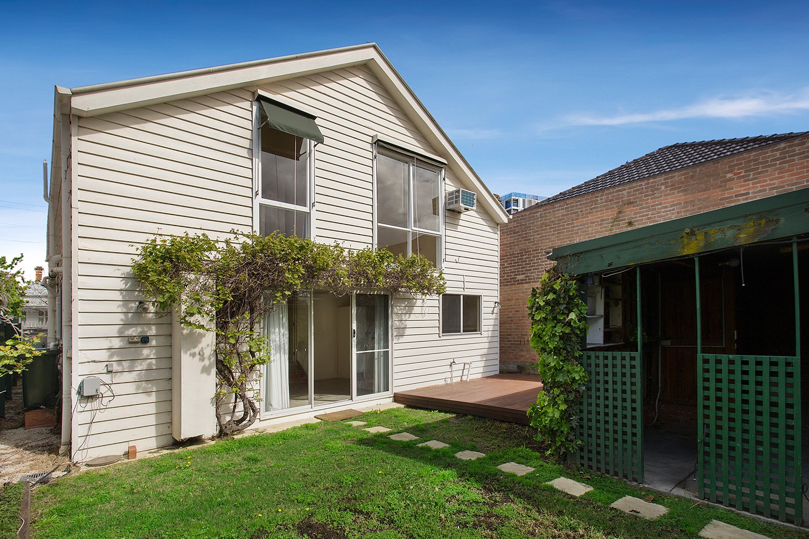 Property Gallery Thumbnail 6