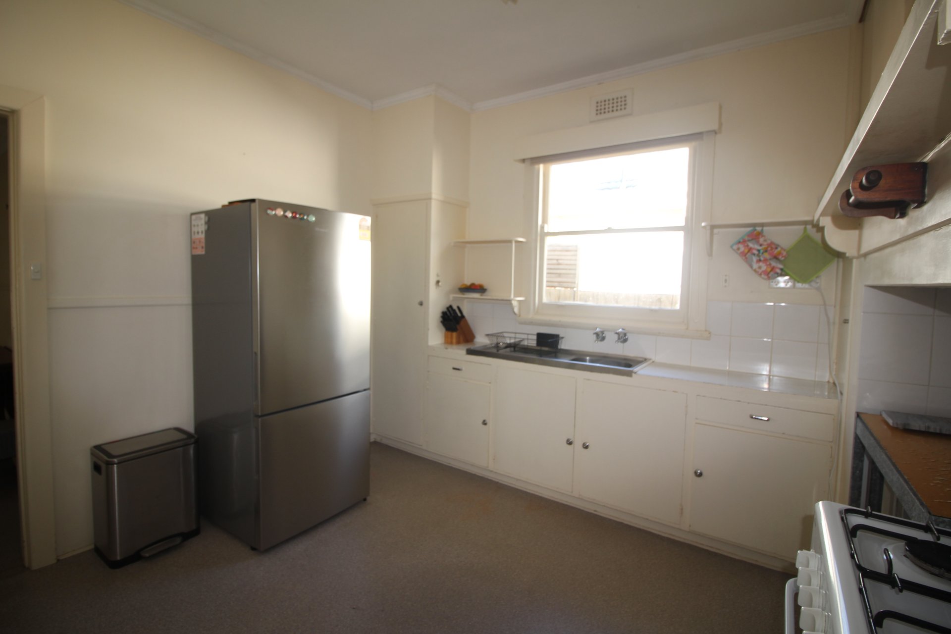 9 Rugby Street, Belmont image 3